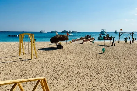 Hula Hula Hurghada 2026 – Snorkeling w głębokiej wodzie i relaks na plaży Giftun | WawelEG