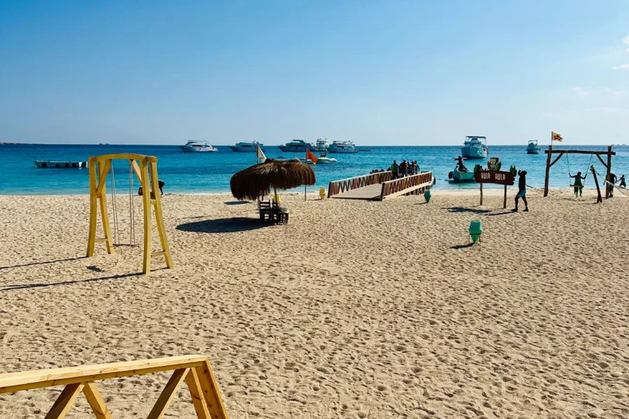 Hula Hula Hurghada 2026 – Snorkeling w głębokiej wodzie i relaks na plaży Giftun | WawelEG