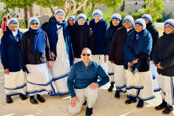 Klasztor św. Antoniego, grupa sióstr zakonnych i polskojęzyczny przewodnik WawelEG podczas wizyty