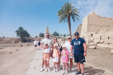 Happy family on a guided Luxor day trip with WawelEG Tours
